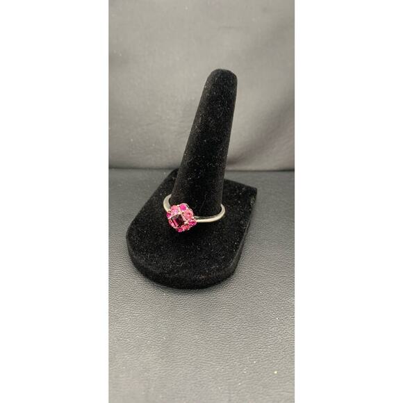 Silver Tone Ring With Pink And Garnet Colored Rhinestones Sz 9.75 - Picture 1 of 4